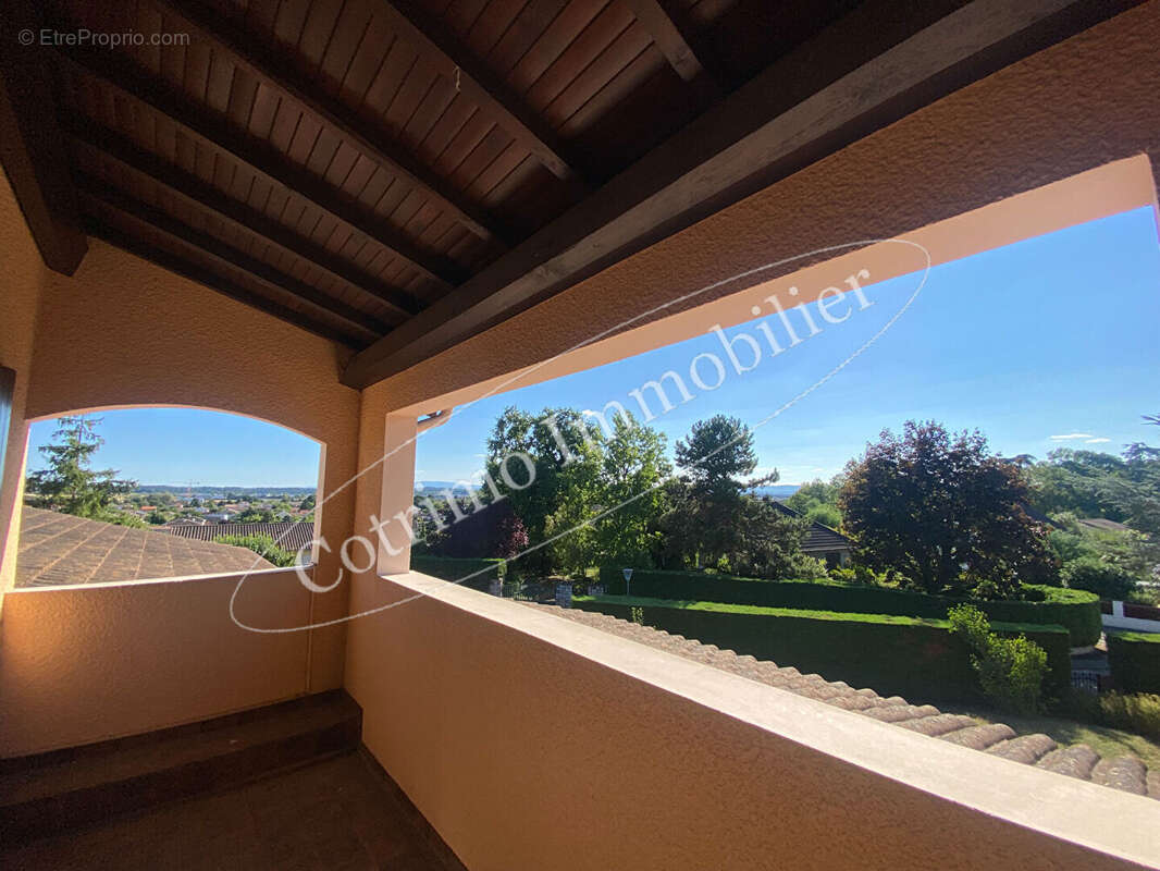 GENAS Maison 200m²+S/sol 180m² +Terrain 1186m² - photo 3