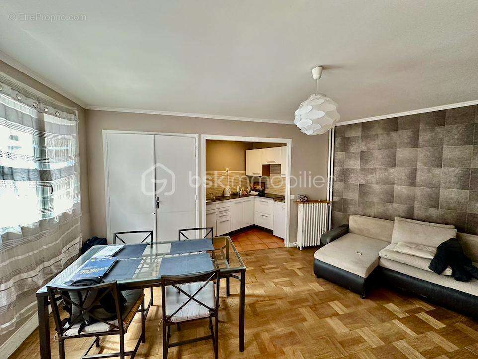 Appartement à PARIS-19E