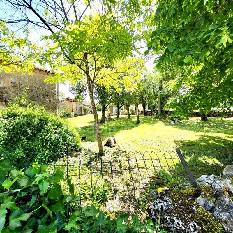 Maison à SAINT-CLAR