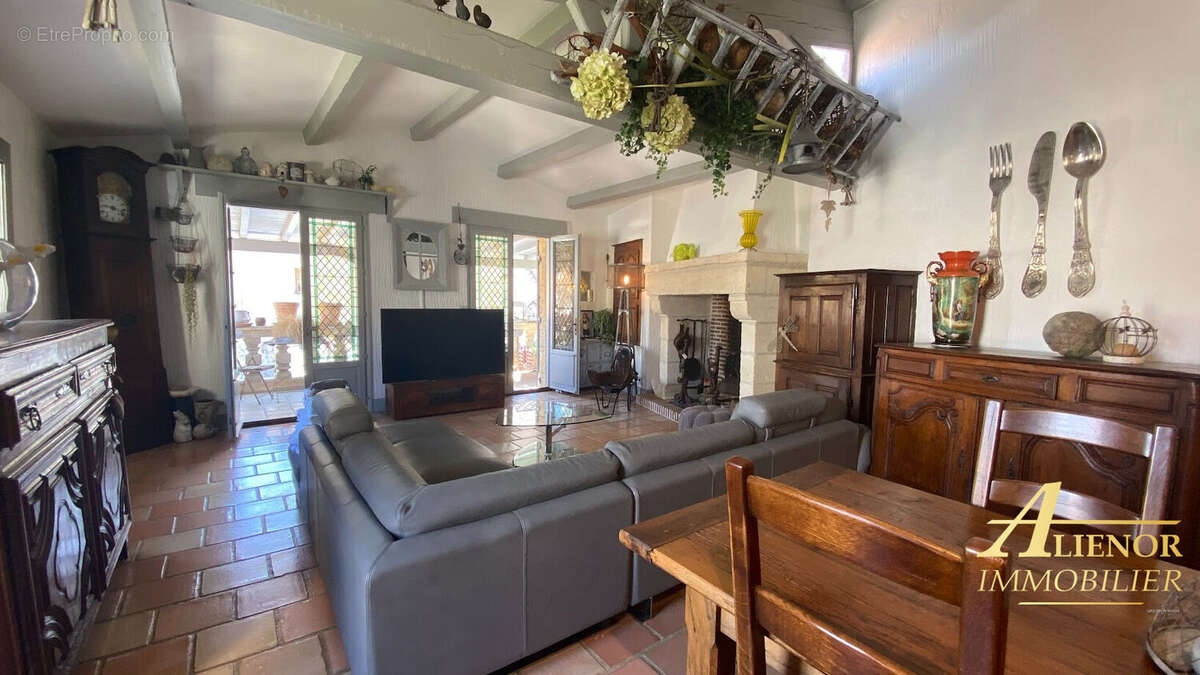 Ensemble immobilier en pierre centre Brantome 24310 - photo 5