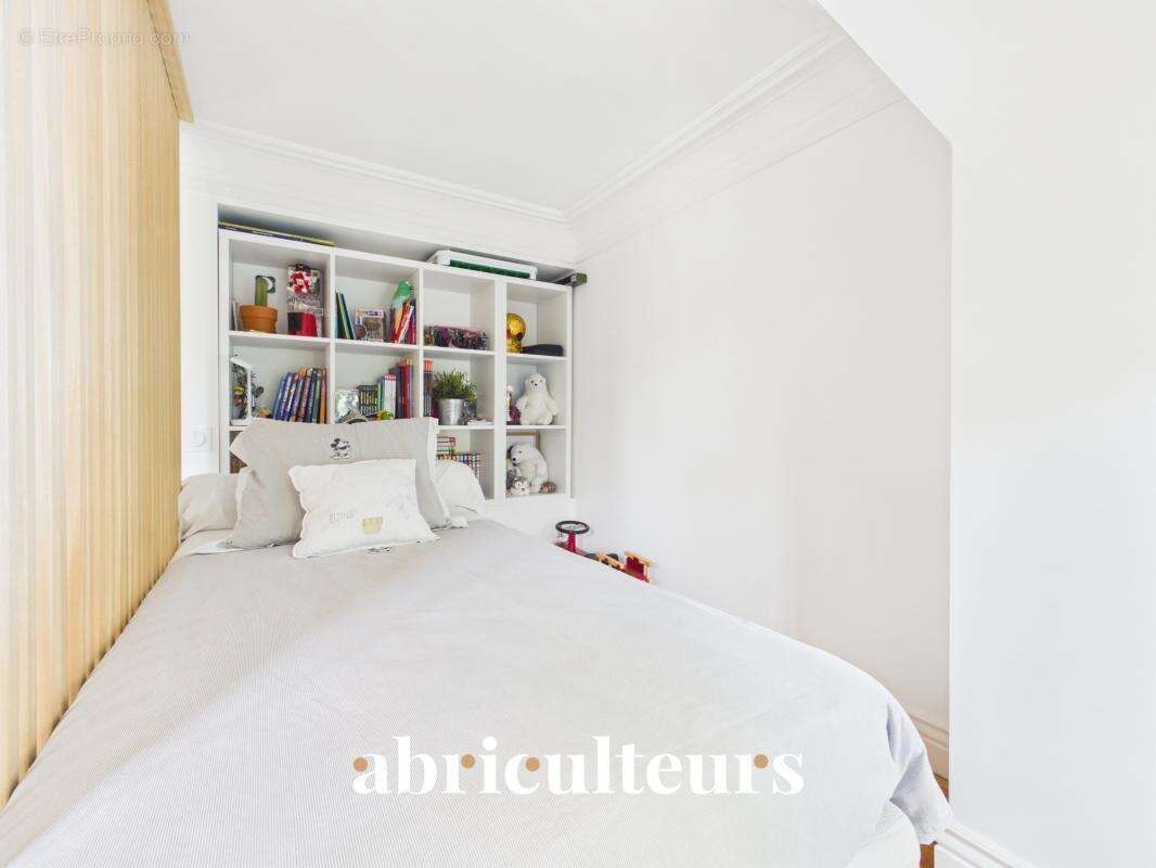 Appartement familial - 189 m² - 7 pièces - Charme de l'ancien en vente à Saint-Mandé (94160) - photo 21