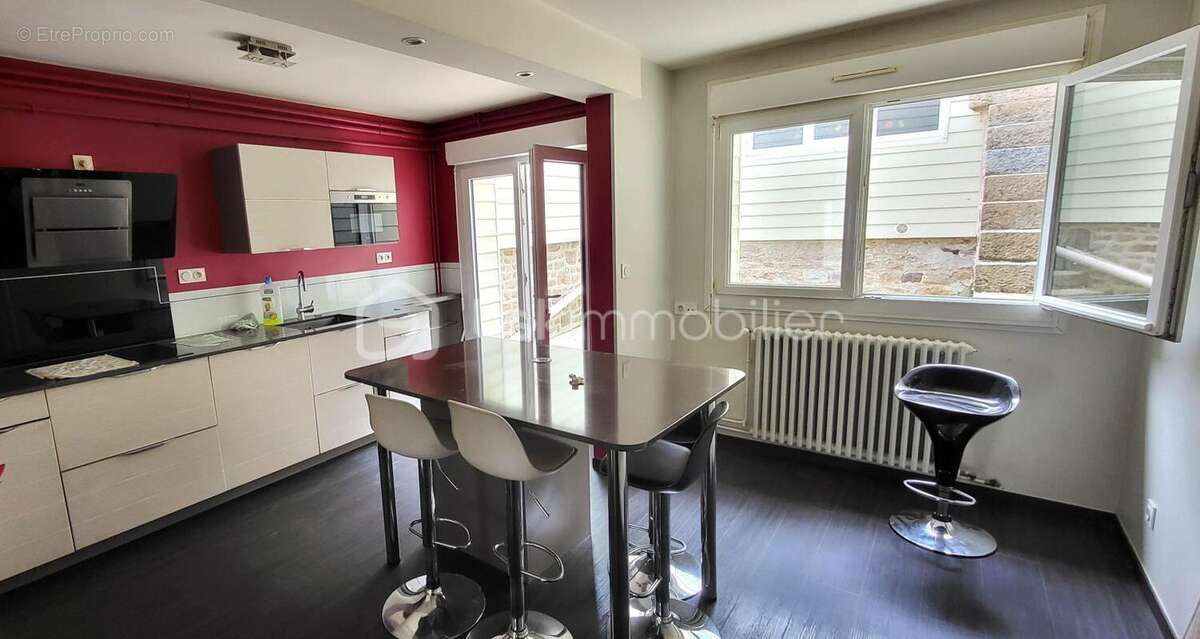 Maison à SAINT-SEVER-CALVADOS