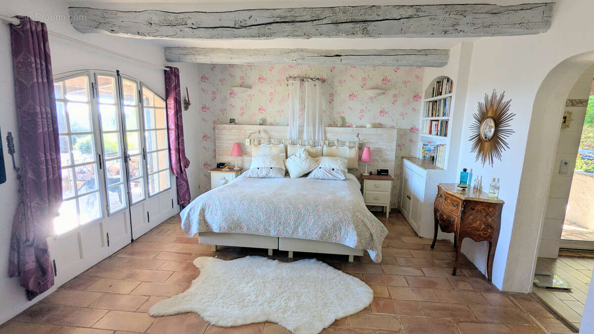 Maison à TOURRETTES-SUR-LOUP