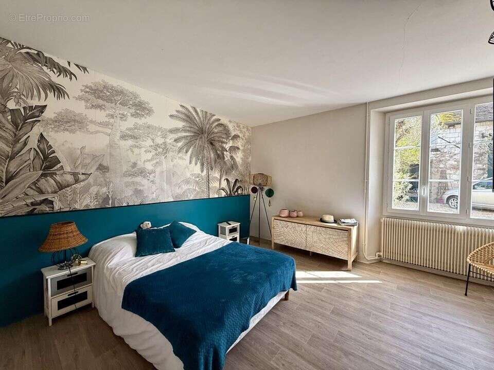 Maison à PONT-SUR-YONNE