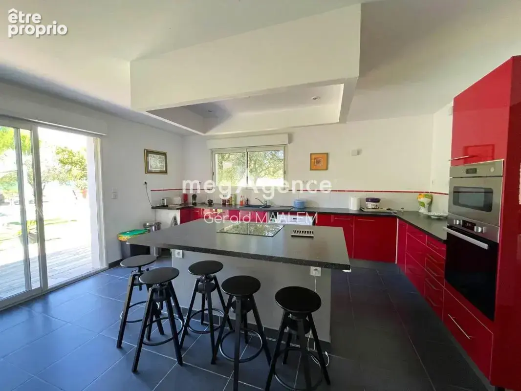 Maison de 350m² avec piscine à Régusse - photo 5