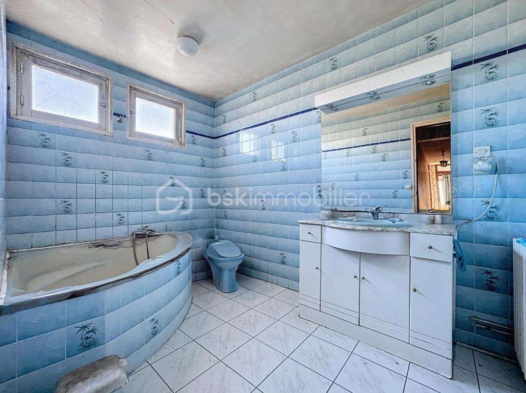 Maison à MONTFARVILLE