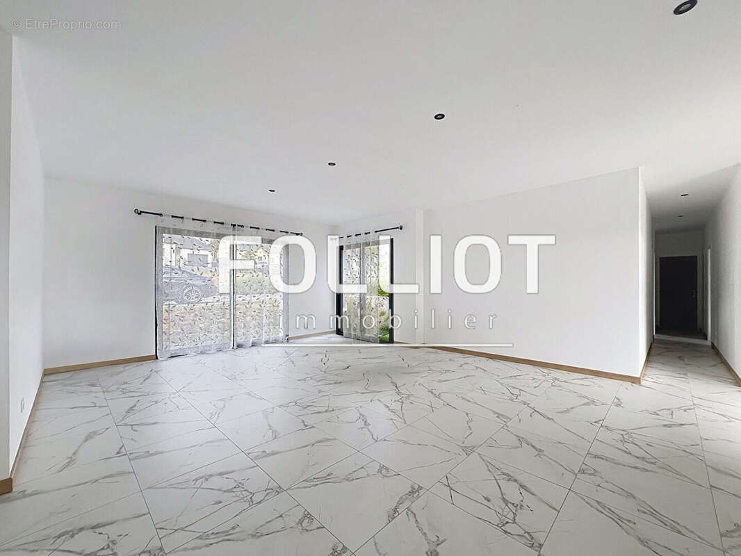 Maison à LA CHAPELLE-JANSON