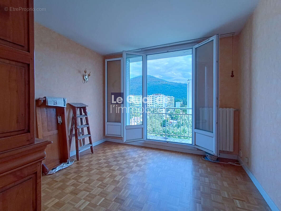 Appartement à SAINT-MARTIN-D&#039;HERES