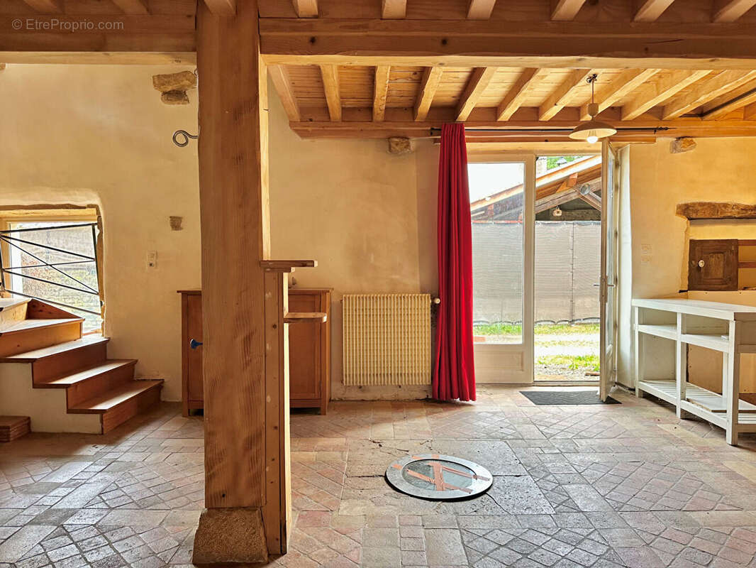JARNIOUX Maison de village atypique 100 m² - photo 2