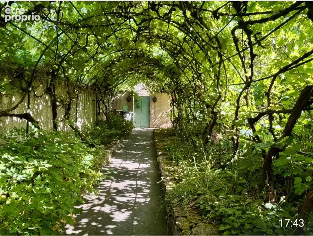 GENAY   Cœur de village  Maison familiale de charme 200 m2 avec jardin clos, grange et revenu locatif - photo 15