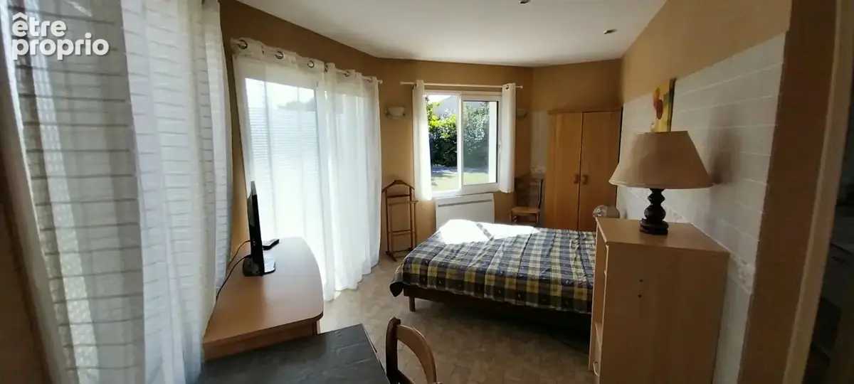 Exceptionnelle maison en Vente à Terme Libre  205 m²  CHALLANS Centre-ville - photo 9