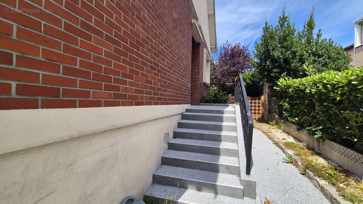 Maison Familiale de plus 170m2 avec Jardin et Garage Secteur Recherché Aplemont - photo 19
