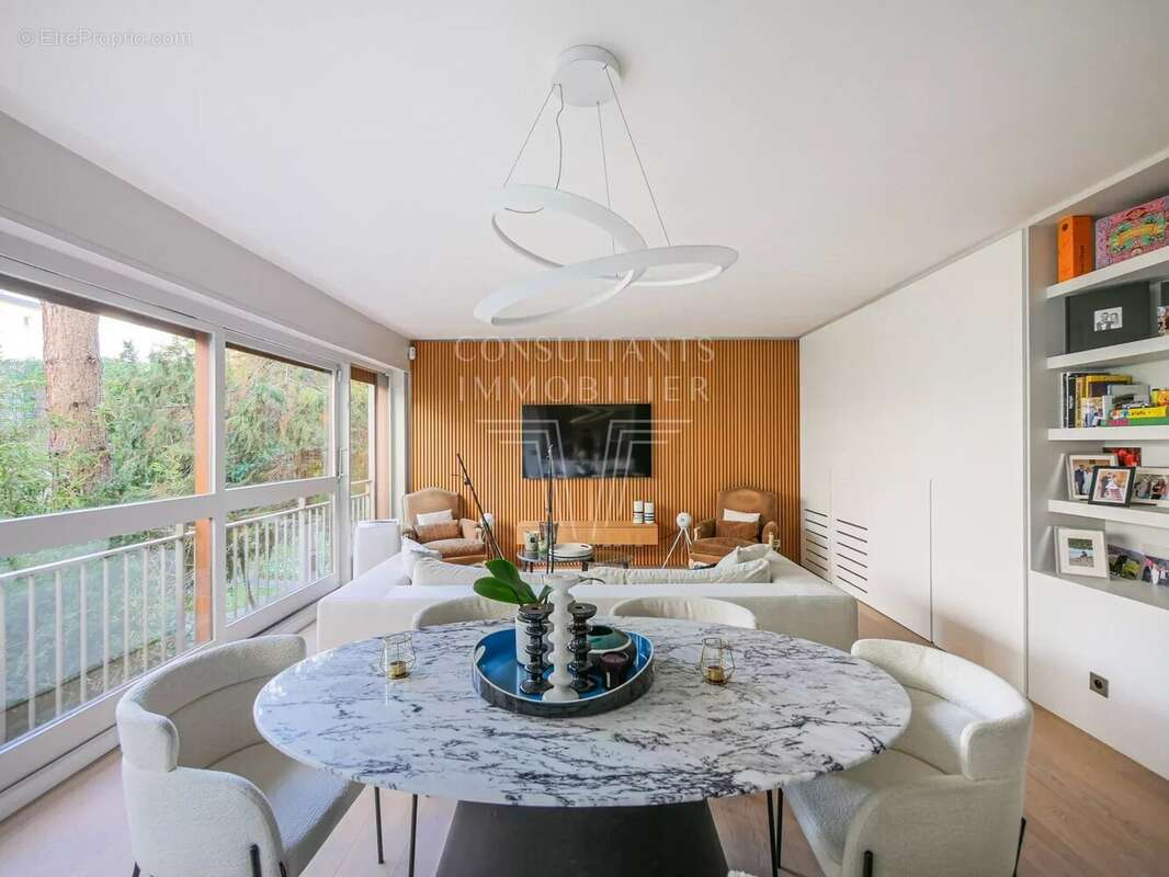 Appartement à NEUILLY-SUR-SEINE