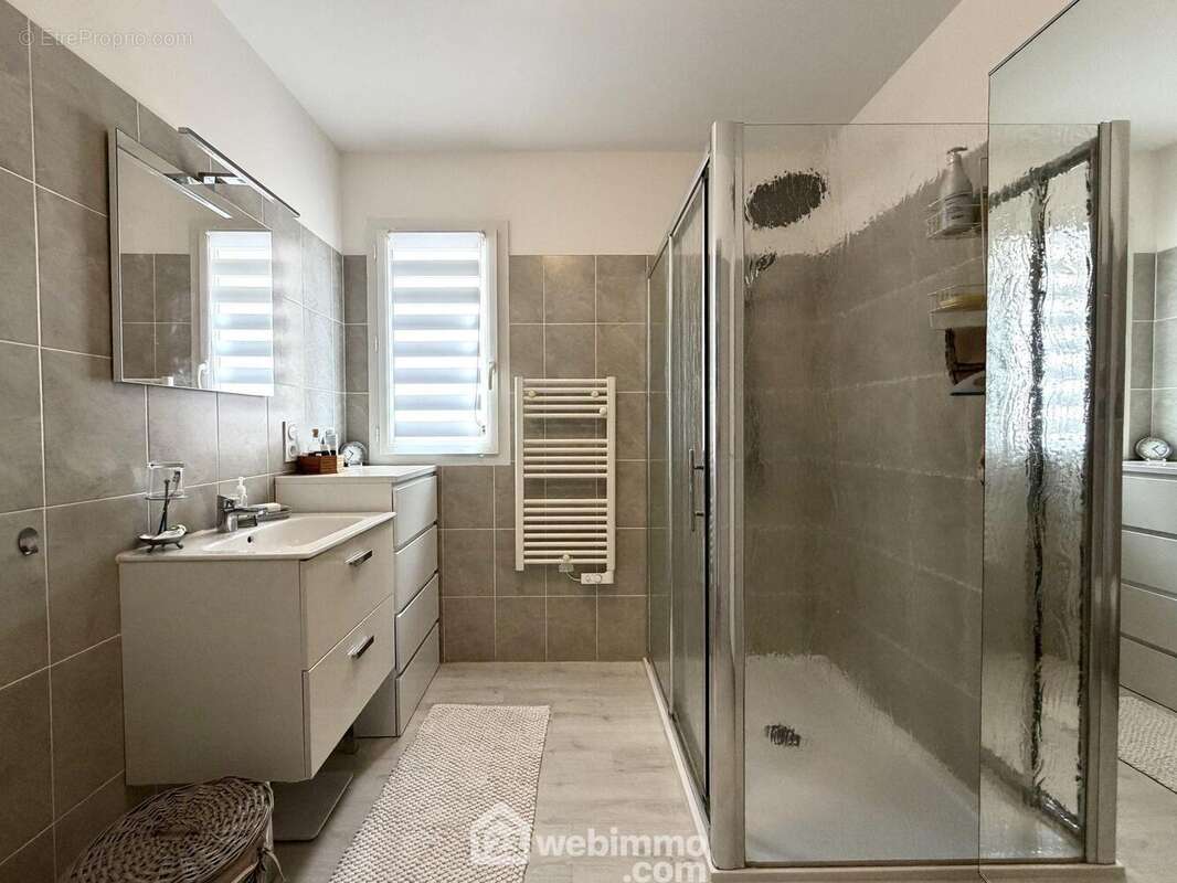 Appartement 72 m² à Borgo  - photo 7