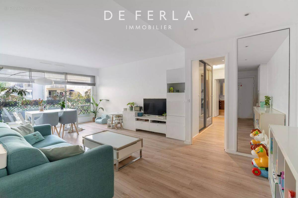 Appartement à PARIS-15E