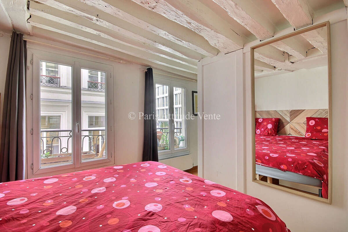 Appartement à PARIS-2E