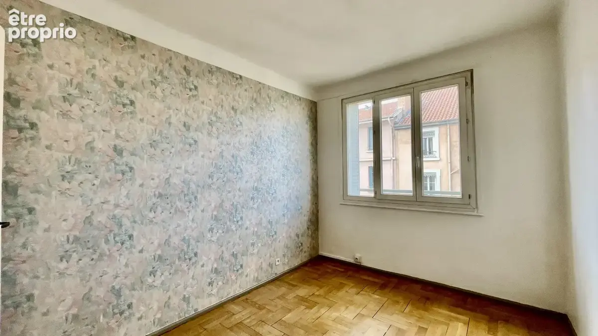T3 traversant de 55 m2 / Étage élevé, balcon et cave / Lyon 7? - photo 3