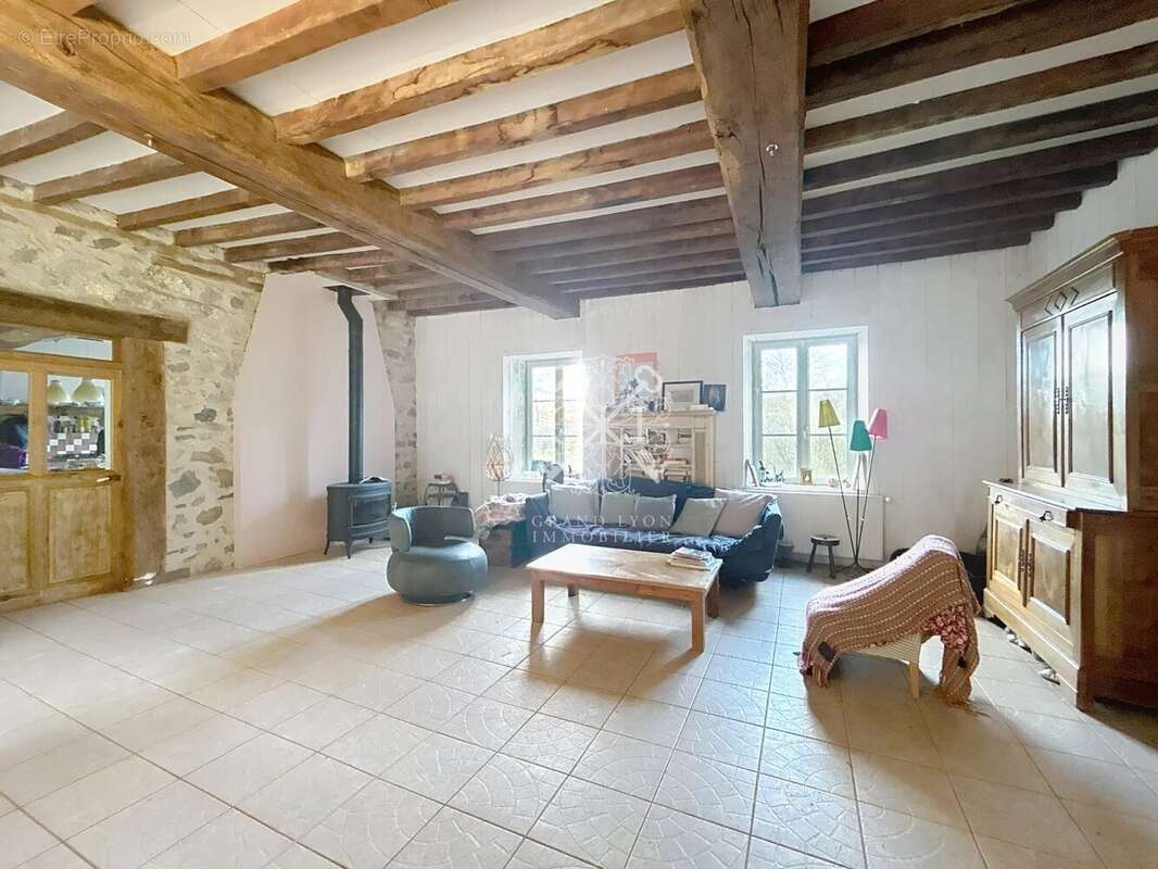 Maison à FERRIERES-SUR-SICHON