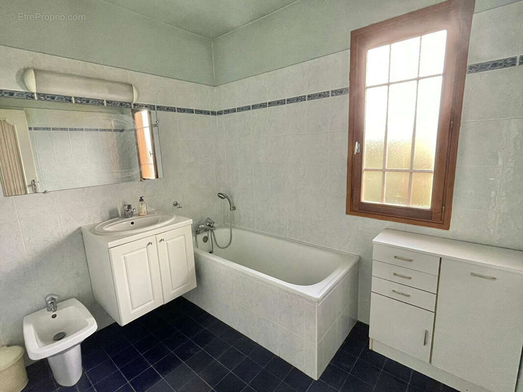 Maison à TASSIN-LA-DEMI-LUNE