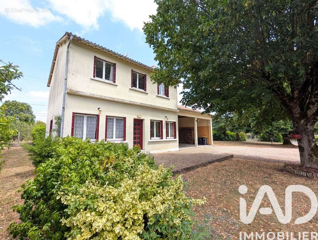 Maison 128 m² à Persac  - photo 2