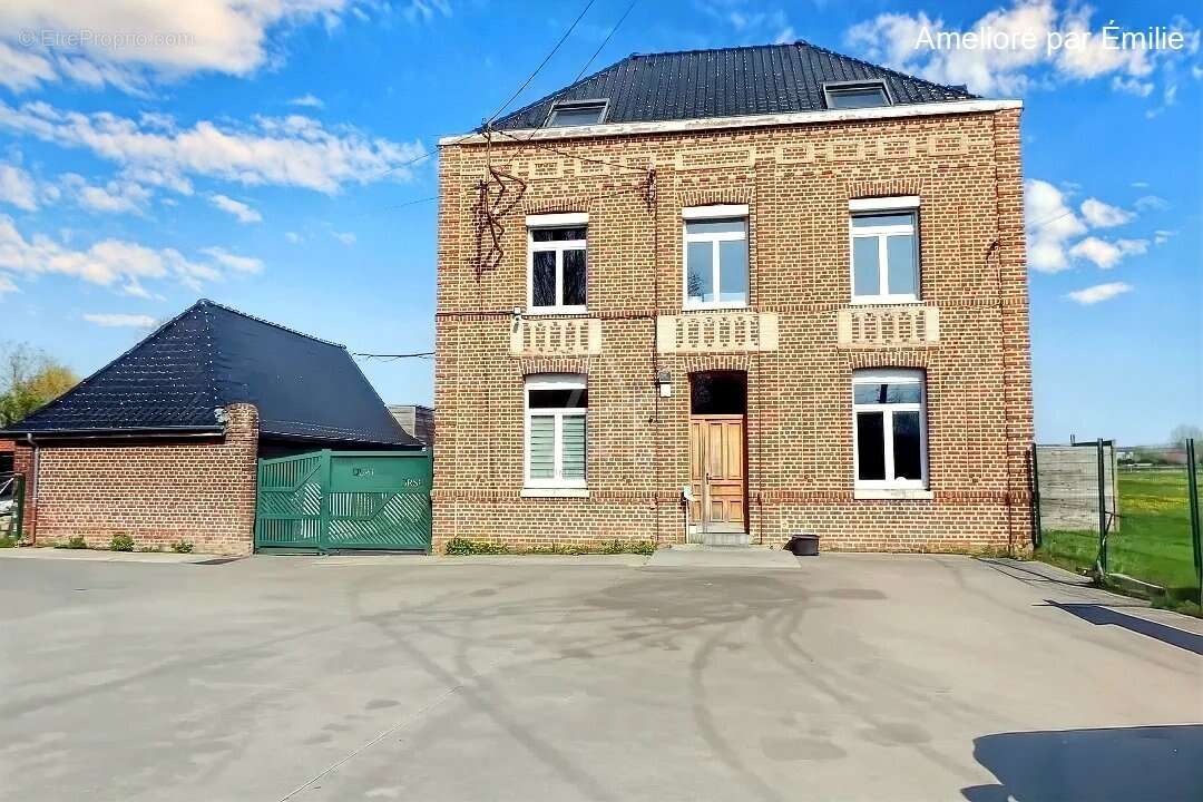 Maison à MILLONFOSSE