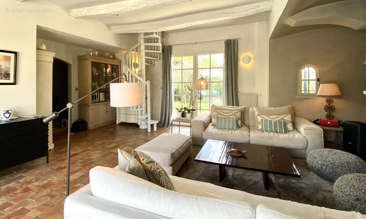 Maison à MANDELIEU-LA-NAPOULE