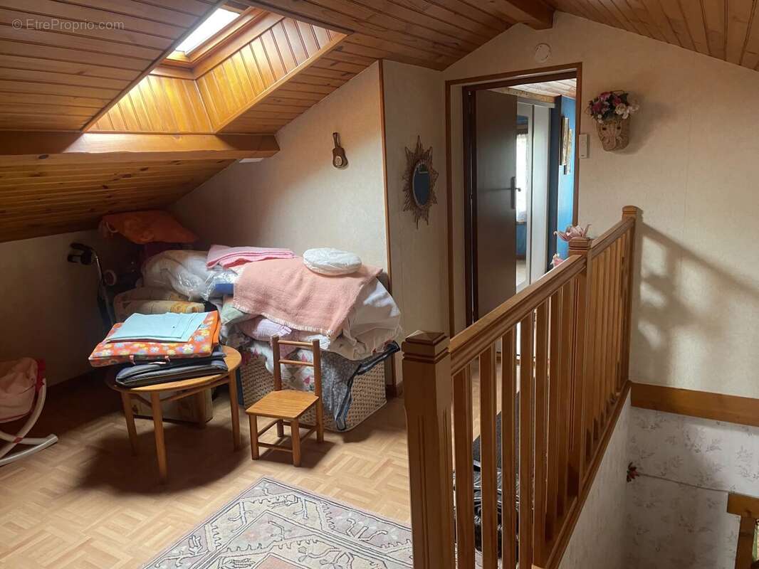 MAISON de plain-pied avec garage et jardin. - photo 9