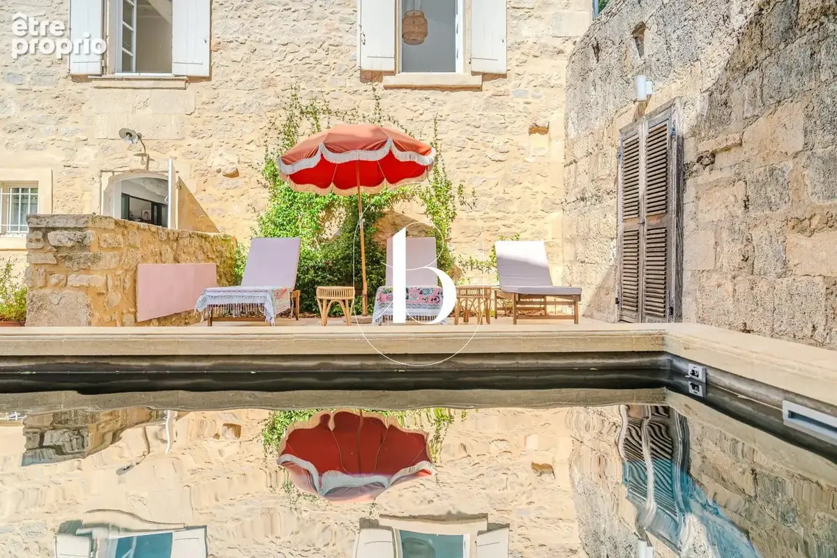 Entre Uzès et Avignon, Quand l'ancien rencontre le contemporain - photo 2