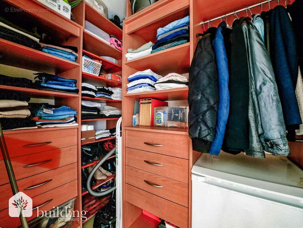 Appartement à COURBEVOIE