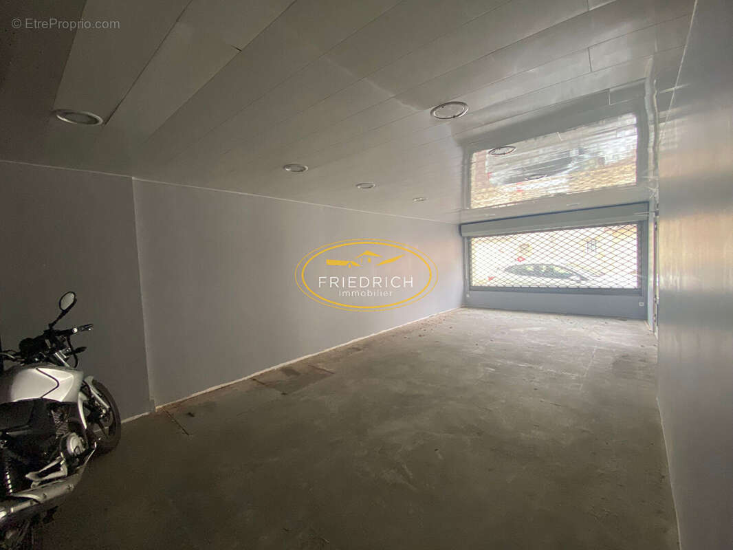 Immeuble avec garages - photo 3