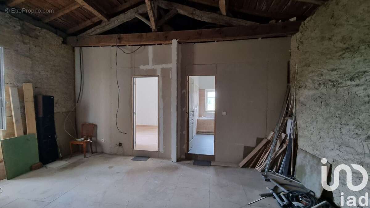 Maison 173 m² à Sainte-Colombe  - photo 8