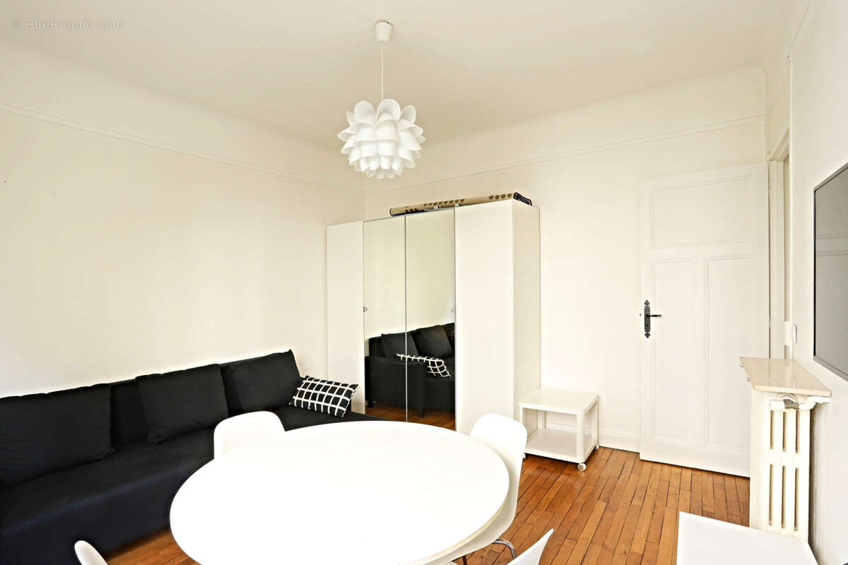 Appartement à PARIS-14E