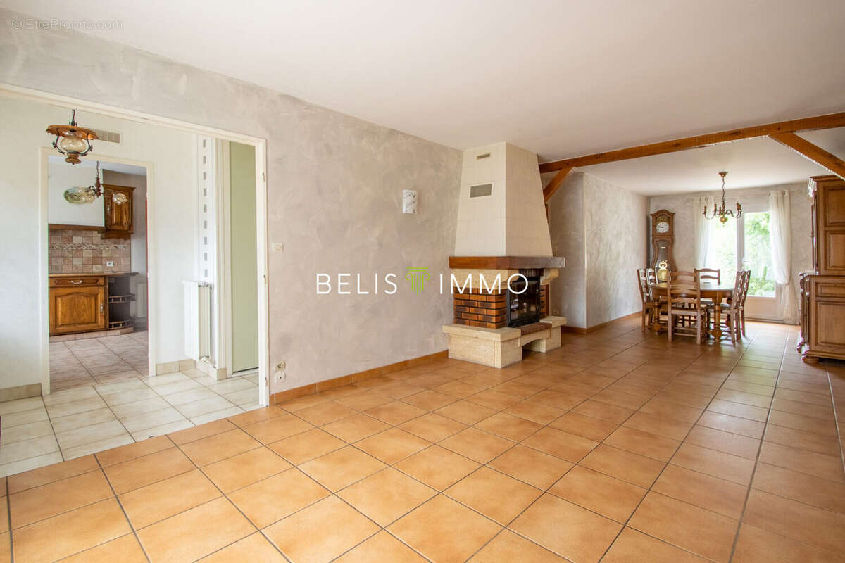 Maison à MONTLOUIS-SUR-LOIRE