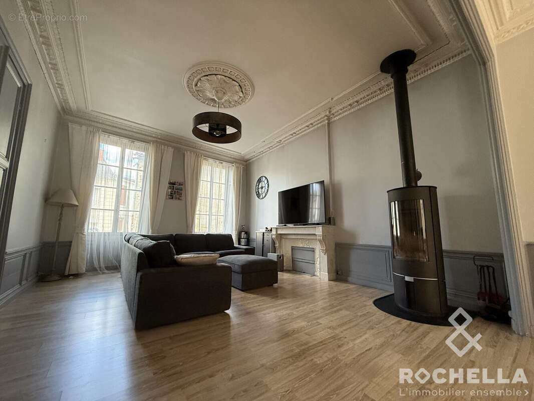 Maison à SAINT-JEAN-D'ANGELY