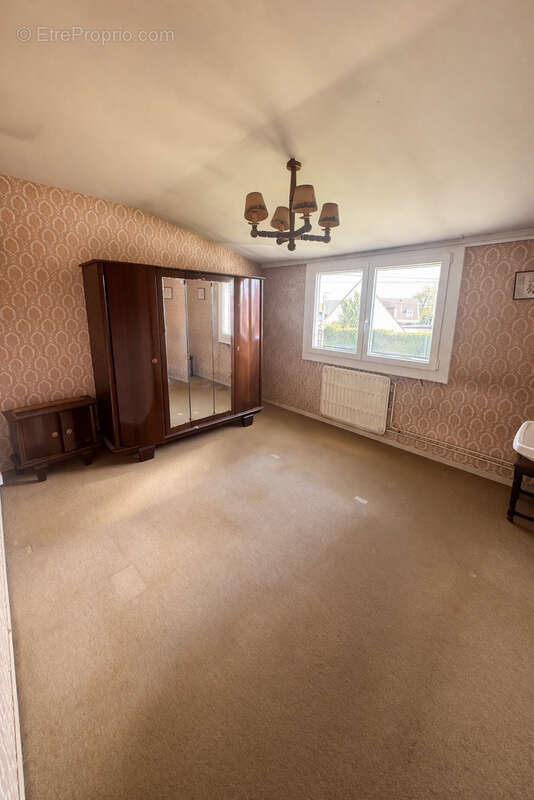 Maison à COURRIERES