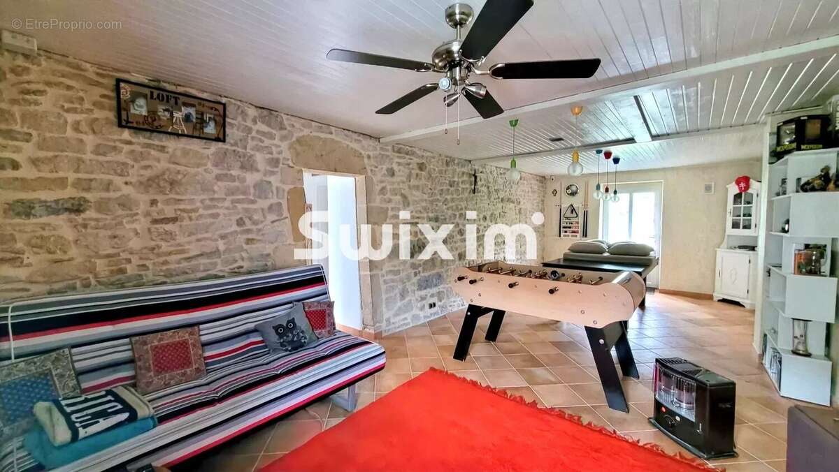 Maison 339 m² à Bonnaud  - photo 2
