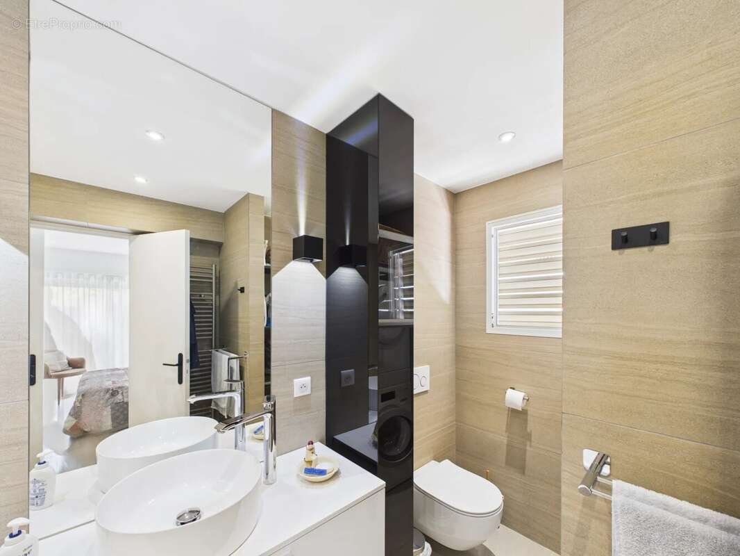 Appartement à VALLAURIS