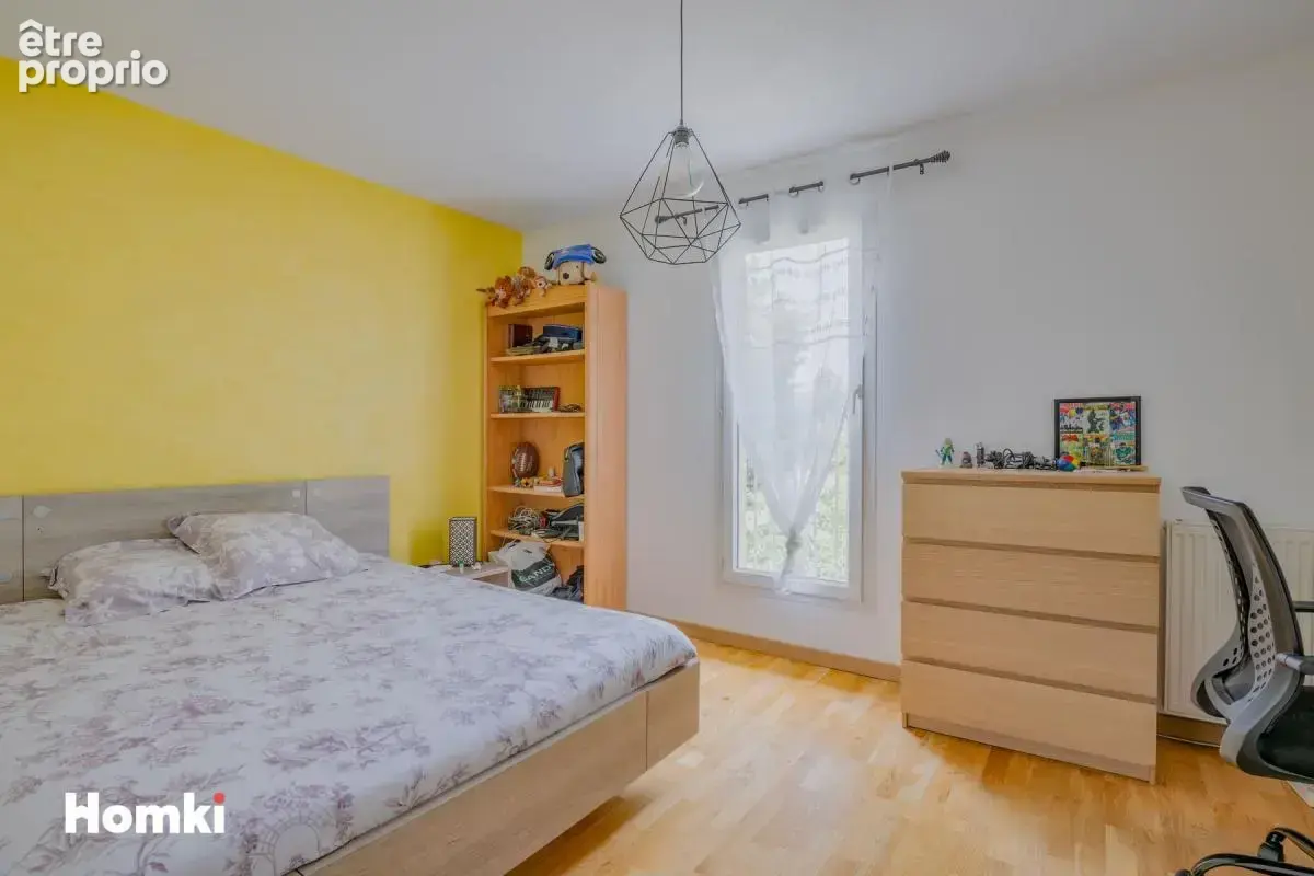 Villeurbanne – Duplex esprit maison avec terrasse, jardin et garage - photo 9