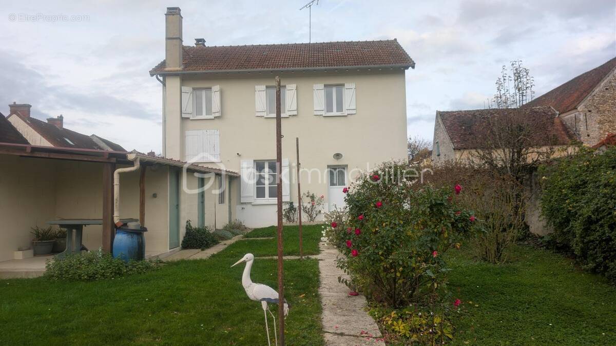 Maison à SAINT-GERMAIN-SOUS-DOUE