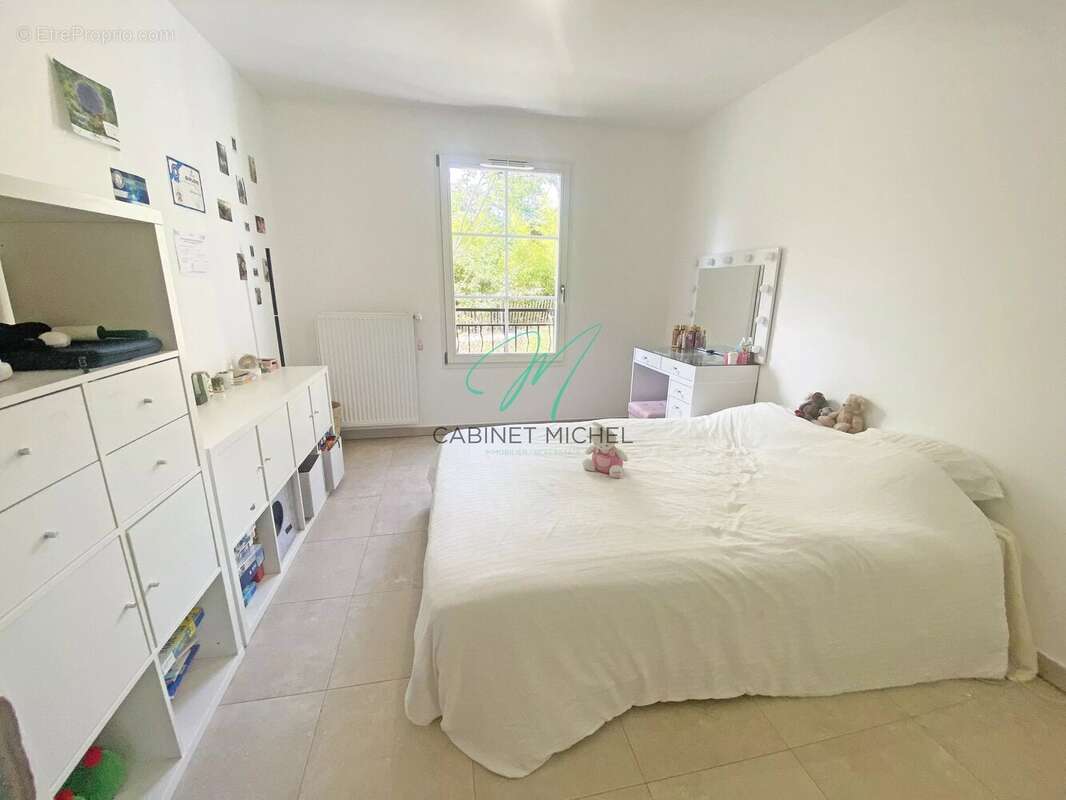 Appartement à ROQUEFORT-LES-PINS