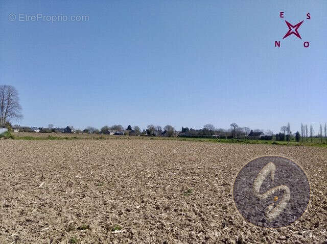 Terrain à LE CAMBOUT