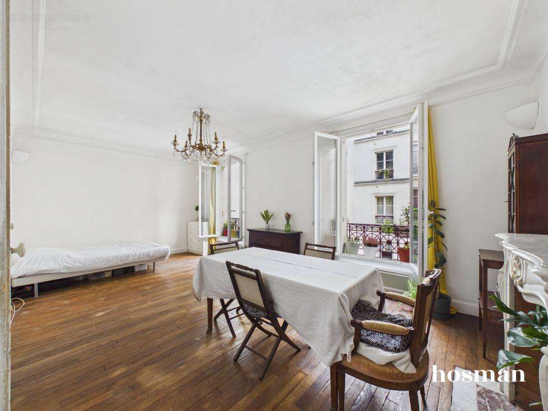 Appartement à PARIS-18E