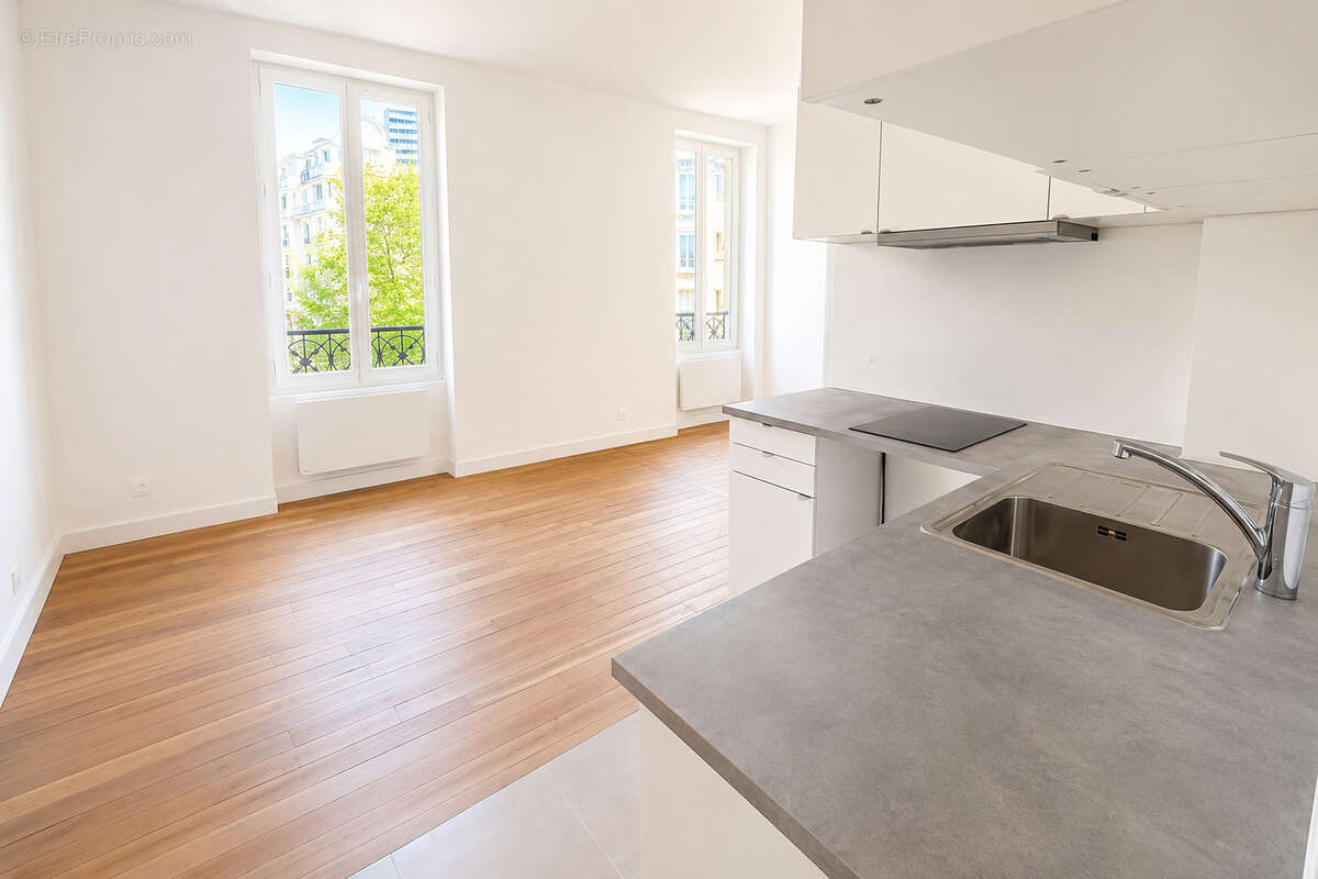 Appartement à PARIS-15E
