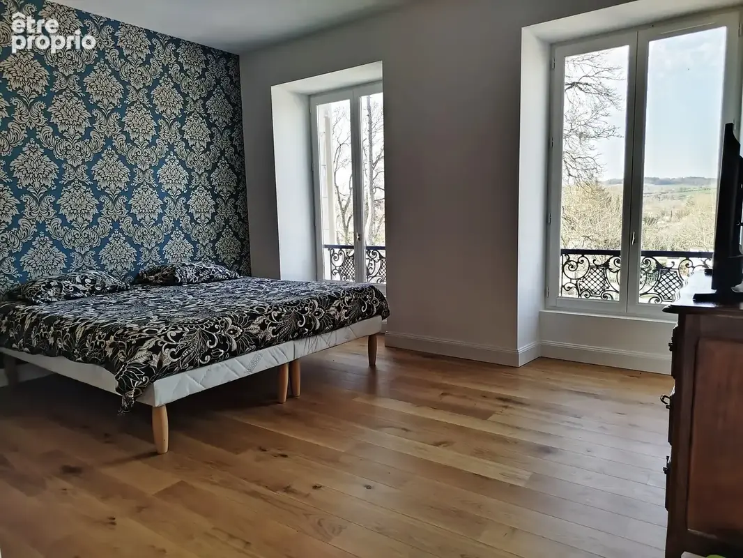 Propriété de caractère entièrement rénovée   215 m2   Parc de 11 000 m2 (en partie constructible) - photo 9