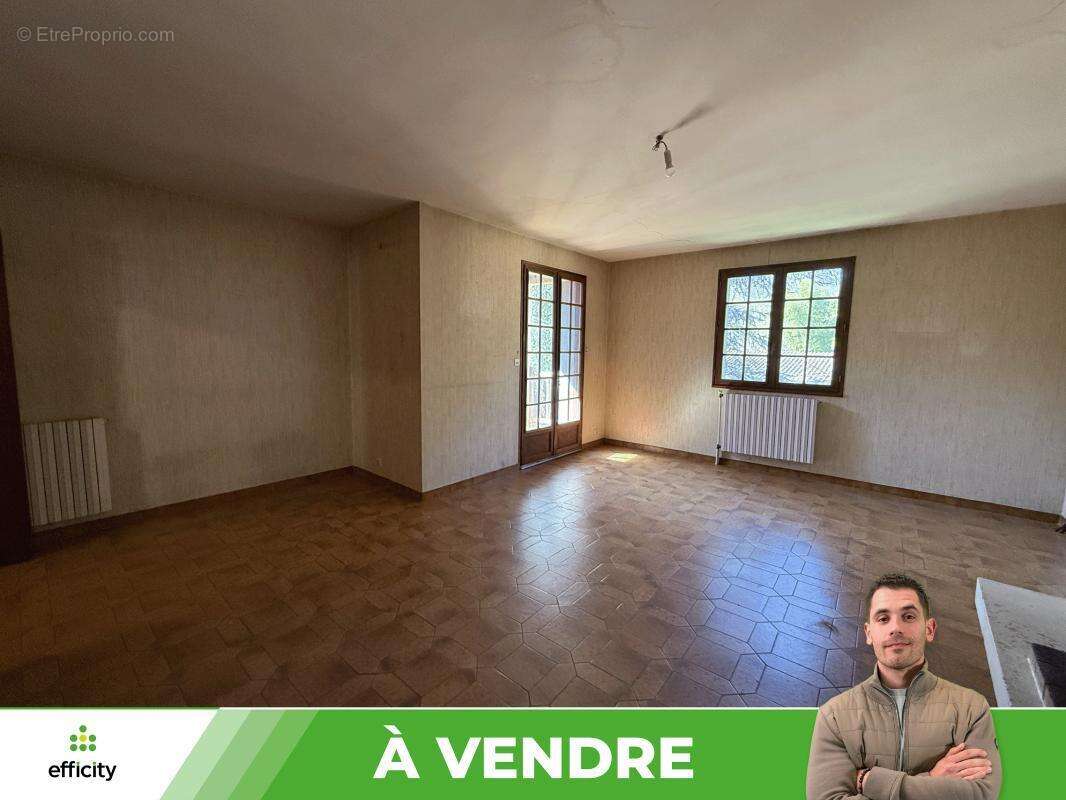 Maison à CROUTELLE