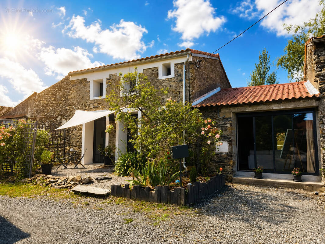 Maison à FROSSAY
