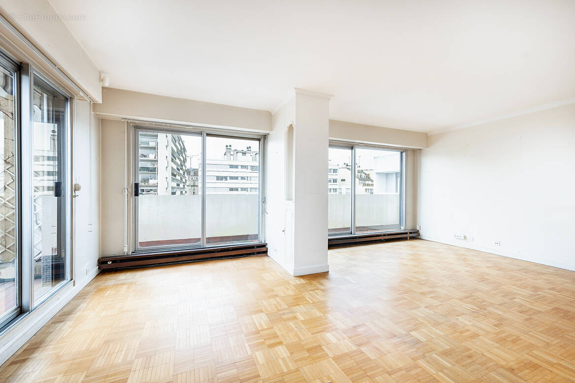Appartement à PARIS-18E