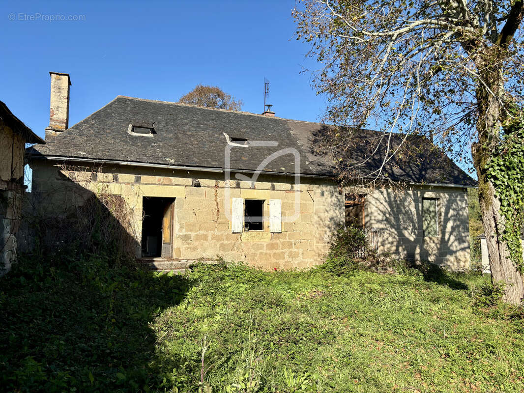 Maison à BRIGNAC-LA-PLAINE