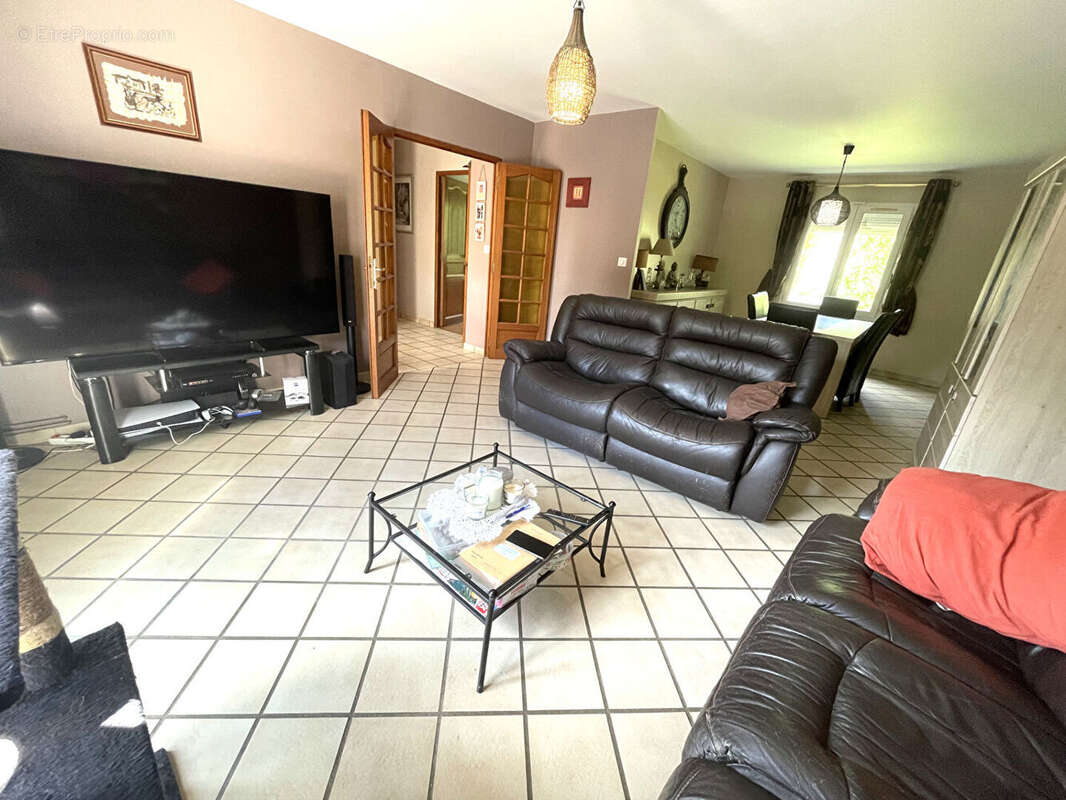 Maison à SAINTE-GENEVIEVE