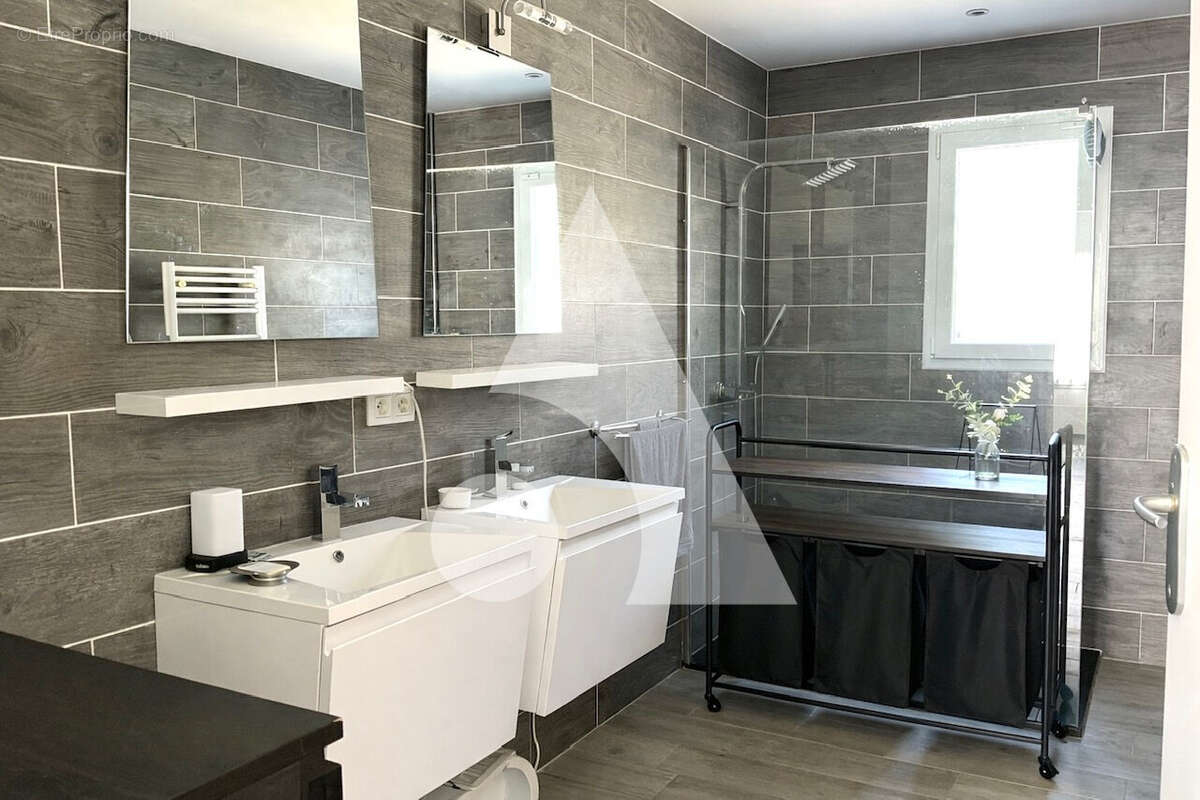 Maison à MORNAC-SUR-SEUDRE